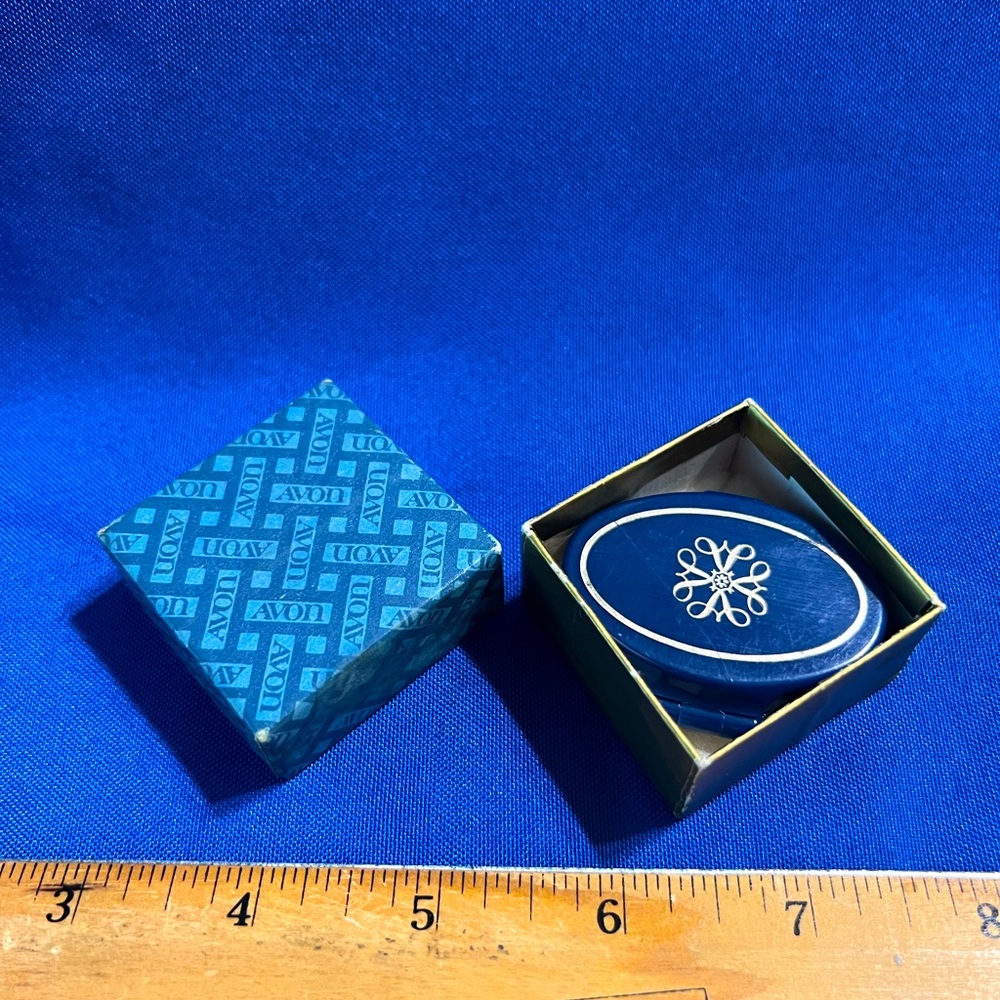 VINTAGE 1970’s AVON CAKE EYELINER COMPACT, COSMIC BLUE.